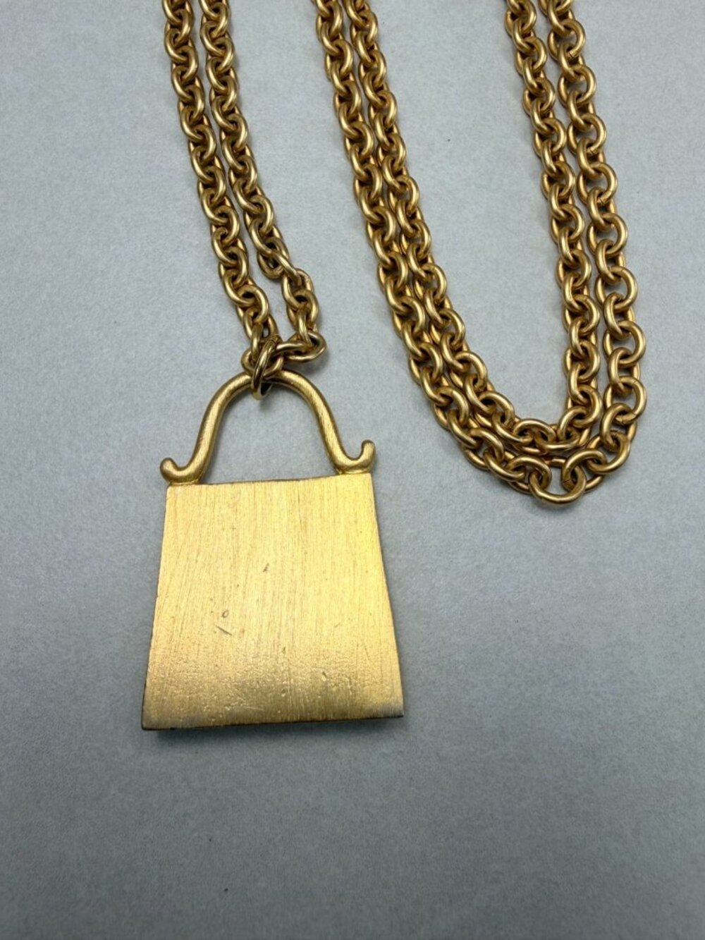 Vintage Gold Tone Purse Pendant Necklace Long Chain Statement Pretty - Picture 5 of 8